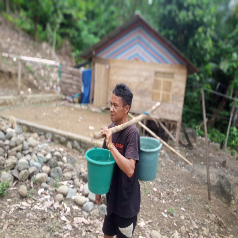 Wakaf Sumber Air Bersih Untuk Warga Desa Lintidu Yang Kesulitan Air