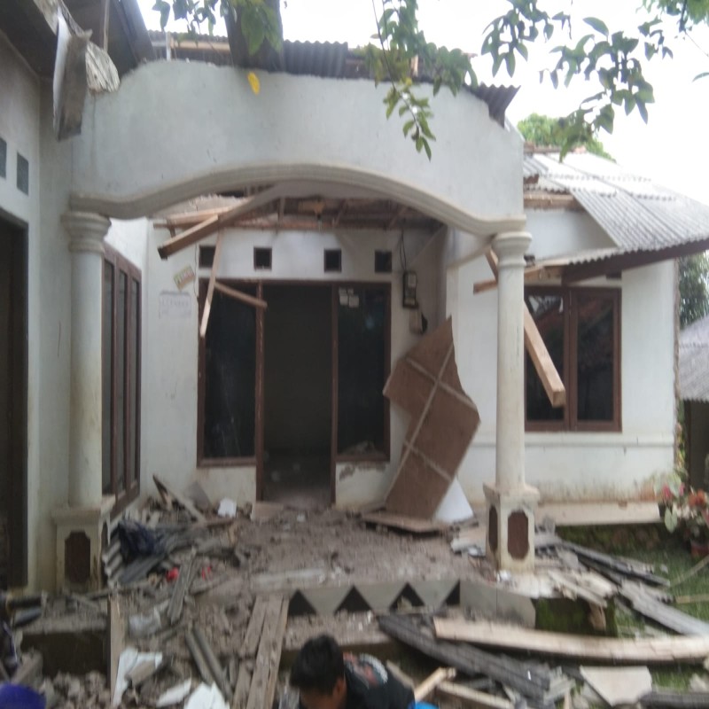 #PrayForCianjur Solidaritas bantu warga terdampak Gempa Bumi 5.6SR